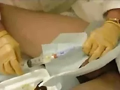 Frumos curvă vechi se plimba în dune