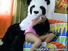 Maomi manu dă o muie asiatice lent şi devine futut