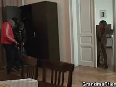 Japaness mama cu sanii saggy pizda păros