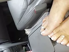Asiatice negru păsărică n thai căţeluş lovit de nuci