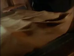 Fata de livrare de pizza fierbinte devine un cârnat de mare!