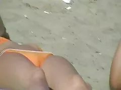 Blonda busty în lenjerie devine un nenorocit