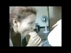 Alexa bruneta Busty pierce devine păsărică futut