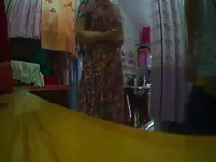 Gagica bruneta superba mai hanano face afară şi filetat