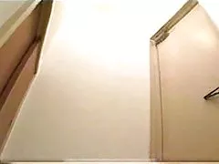 Musculare cougar se joaca cu pasarica ei umed