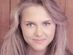 Hot milf aburos joc cu ea însăşi