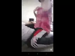 Sofia se joaca cu un vibrator în timp ce poartă lenjerie