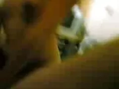 Amatori mama ia cocoş tânăr în găuri ei umed